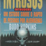 خرید و دانلود نسخه کامل کتاب Intrusos: Um estudo sobre o rapto de pessoas por alienígenas
