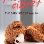 خرید و دانلود نسخه کامل کتاب The Last Closet: The Dark Side of Avalon