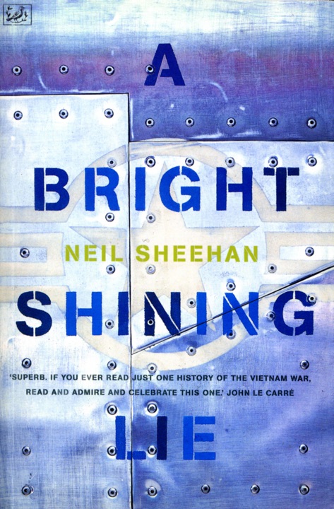 A Bright Shining Lie: John Paul Vann and America in Vietnam by Neil Sheehan_69f226268cec6.jpeg خرید و دانلود نسخه کامل کتاب صوتی انگلیسی دروغ درخشان درخشان، اثر نیل شیهان A Bright Shining Lie: John Paul Vann and America in Vietnam by Neil Sheehan - تصویر 1