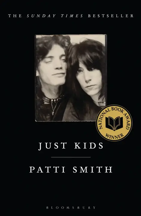 Just Kids by Patti Smith_69f22acb621a3.webp خرید و دانلود نسخه کامل کتاب صوتی انگلیسی فقط بچهها، اثر پتی اسمیت Just Kids by Patti Smith - تصویر 1
