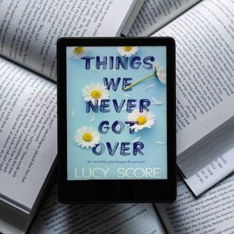 booksTemplatehgfde5678765rtfvhj4 خرید و دانلود نسخه کامل کتاب انگلیسی Things We Never Got Over 2022 - تصویر 1